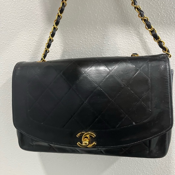 CHANEL Black Crossbody Bag with Gold Chain - Picture 10 of 16